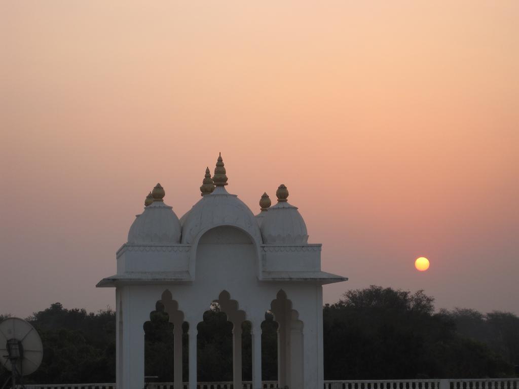 Savista Retreat Hotel Jaipur Bagian luar foto