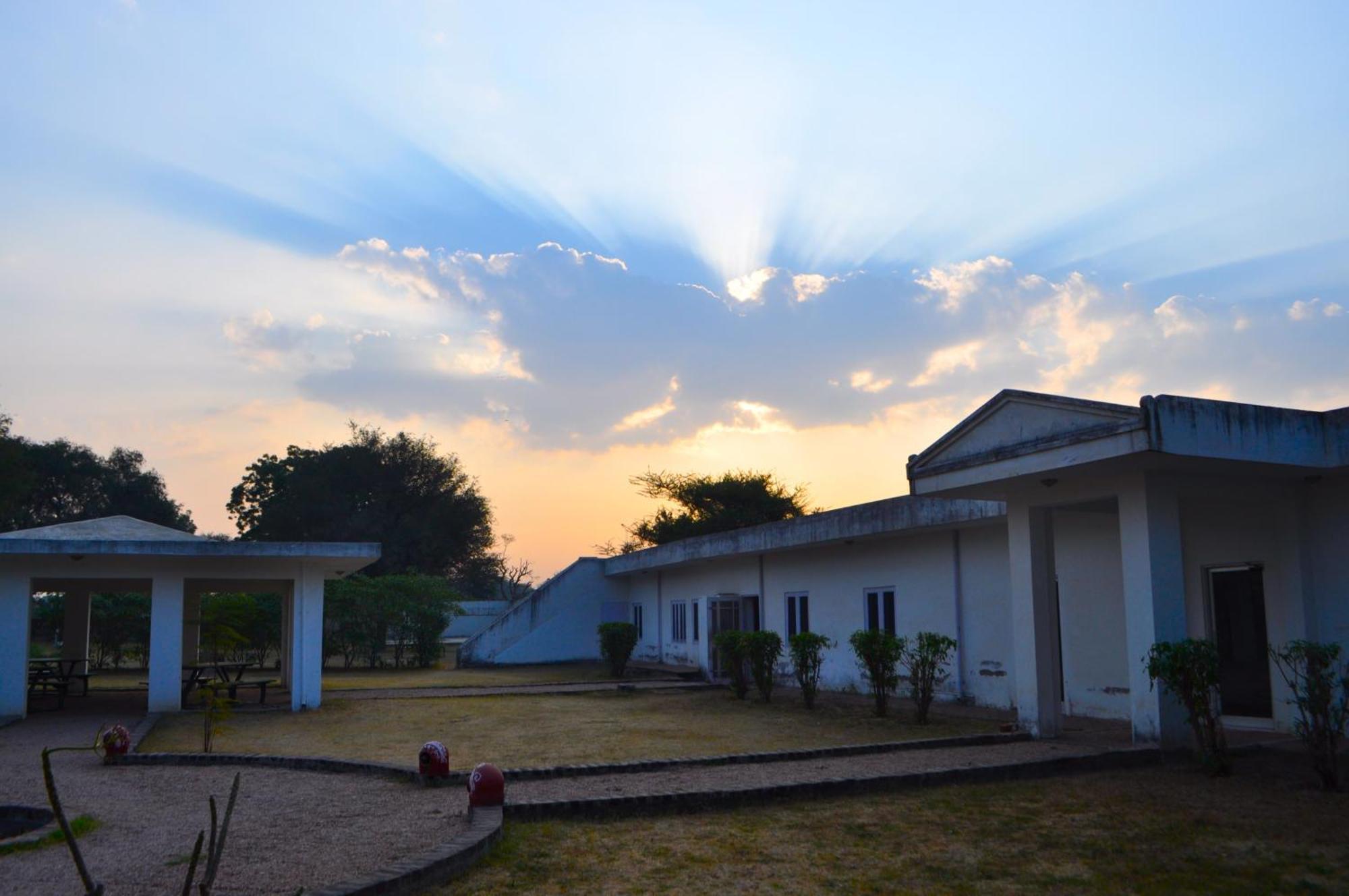 Savista Retreat Hotel Jaipur Bagian luar foto