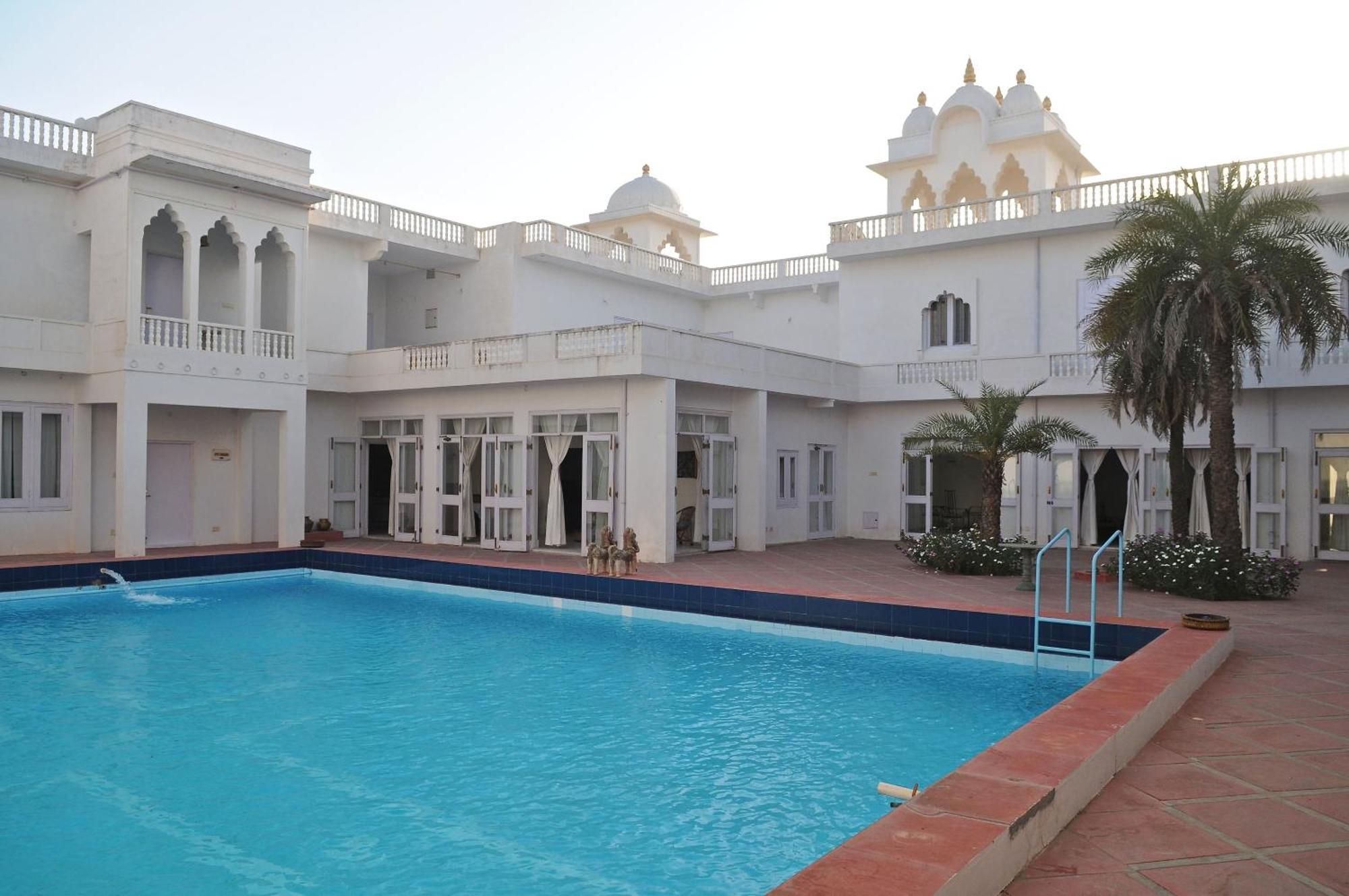 Savista Retreat Hotel Jaipur Bagian luar foto