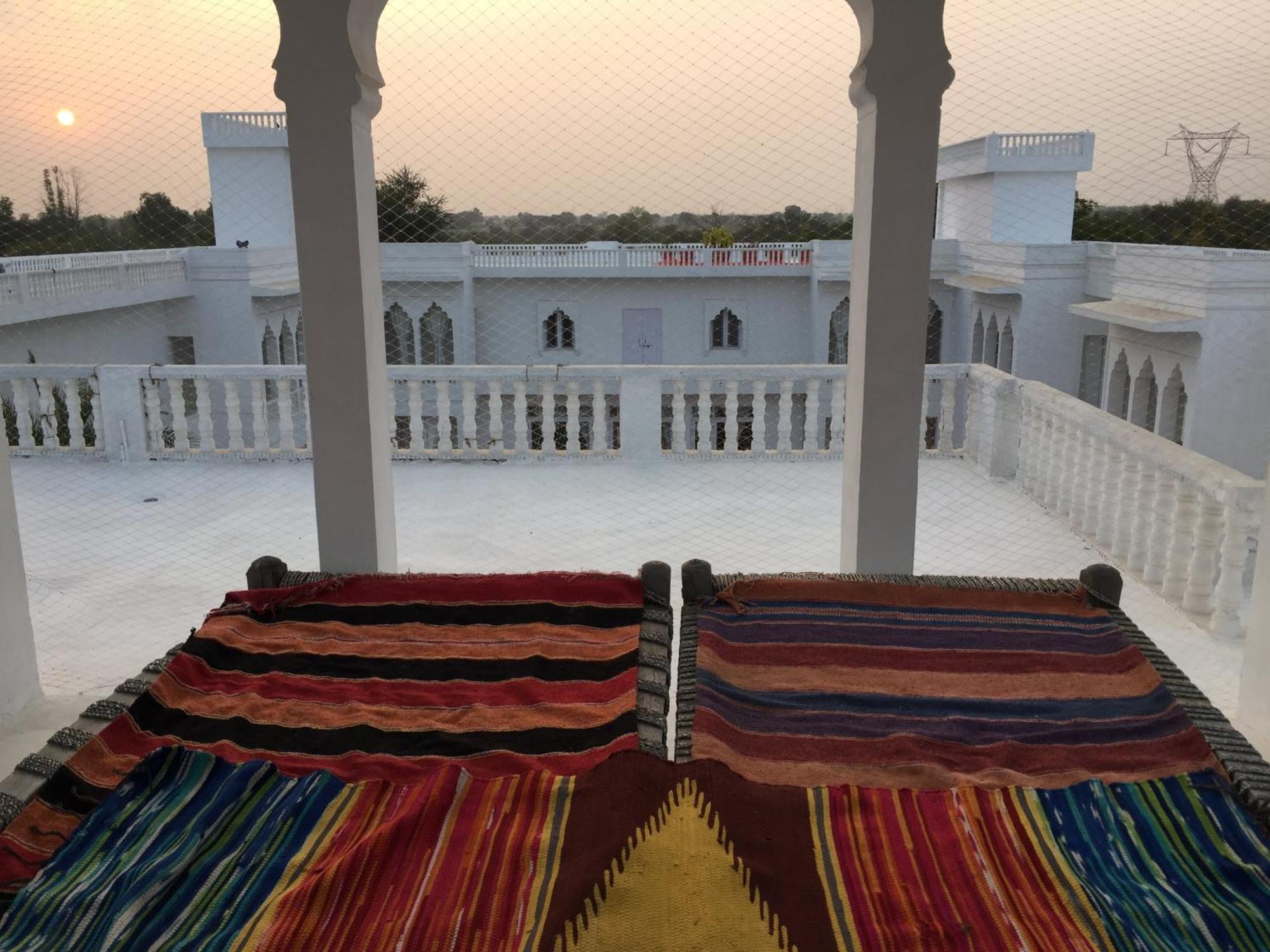 Savista Retreat Hotel Jaipur Bagian luar foto